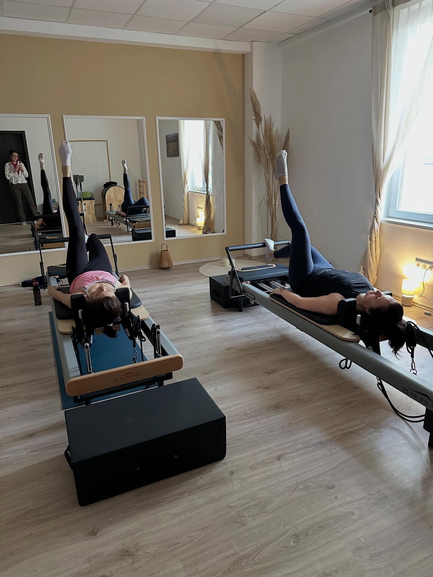 Reformer Pilates csoportos óra Újbudán – kezdőknek és haladóknak